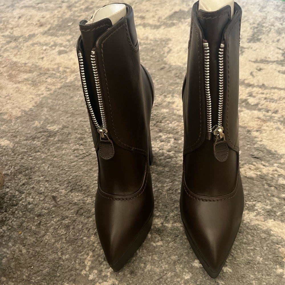 Vera Wang Dark Brown Heeled Boots